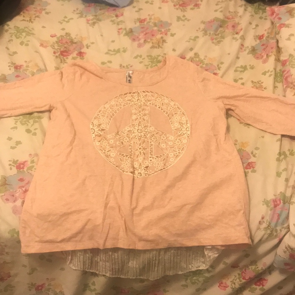 A Pink half-sleeve top